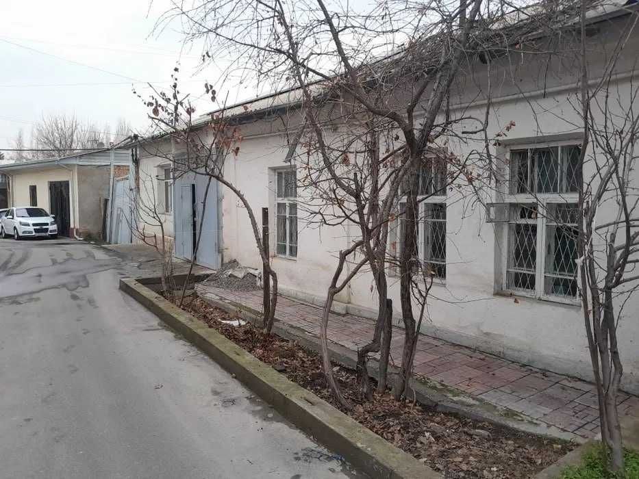 продётся дом Район: #Yakkasaray  Ориентир: от Ракат карзинка 400м