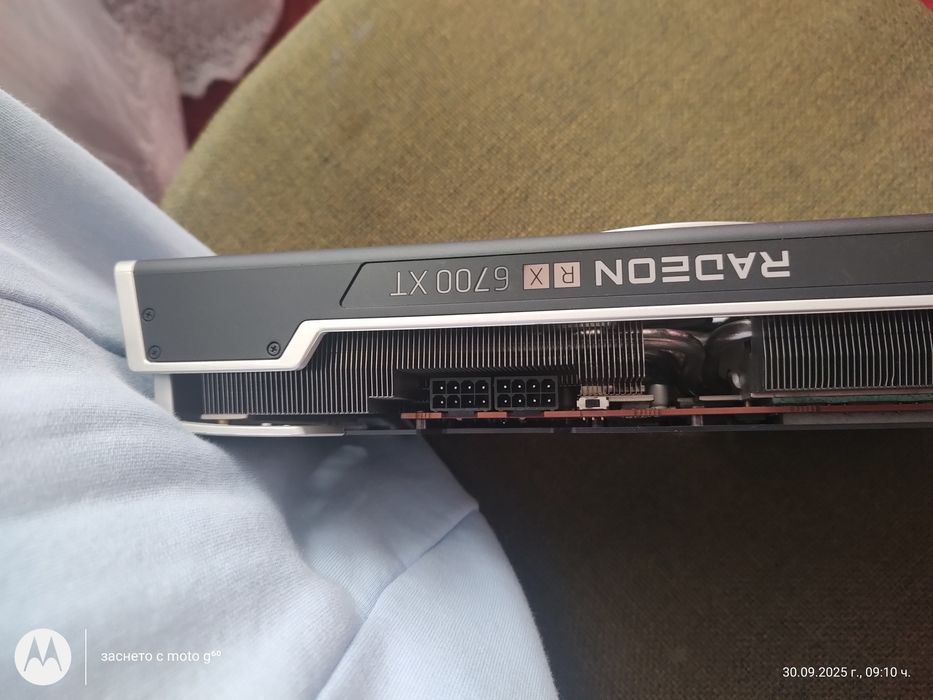 Продавам Видеокарта XFX Radeon RX6700XT