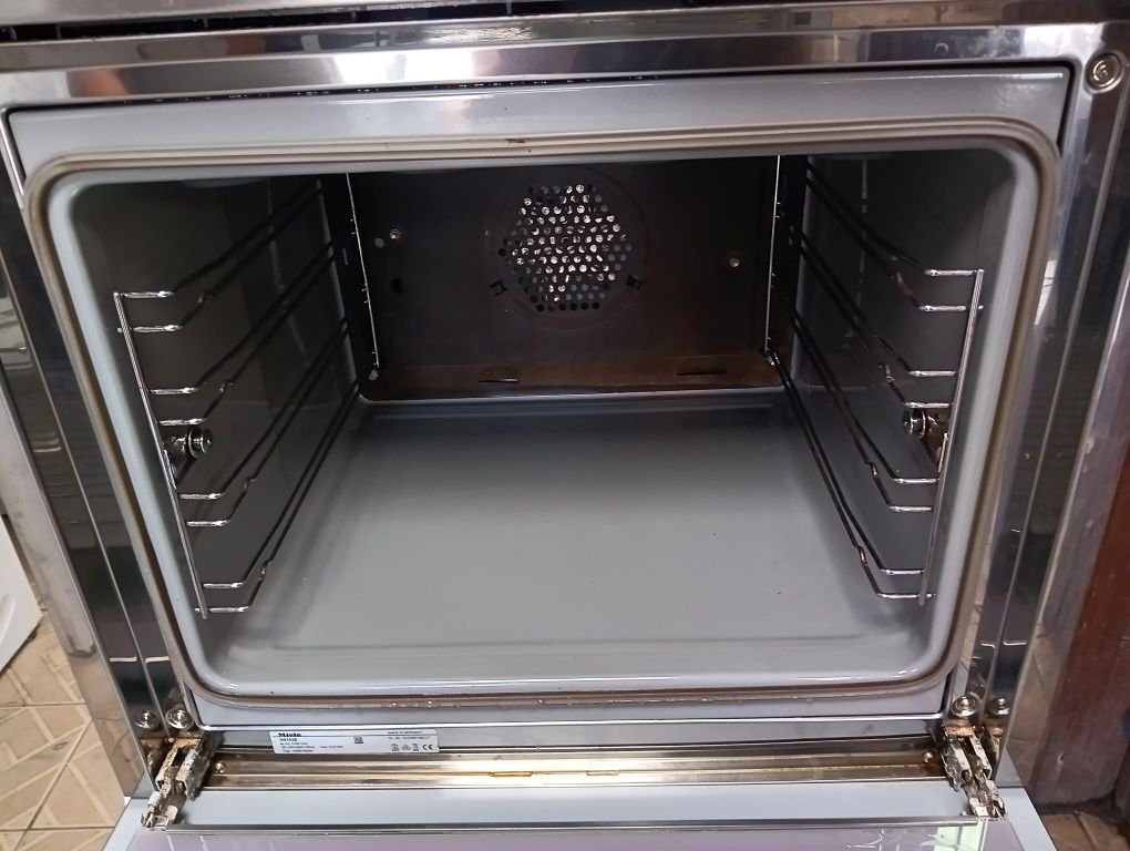 Иноксова печка за вграждане Миеле Miele с 2 години гаранция!