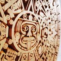 Календар на Ацтеките дърворезба