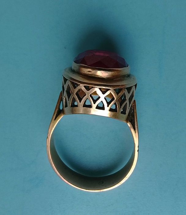 Дамски златен пръстен