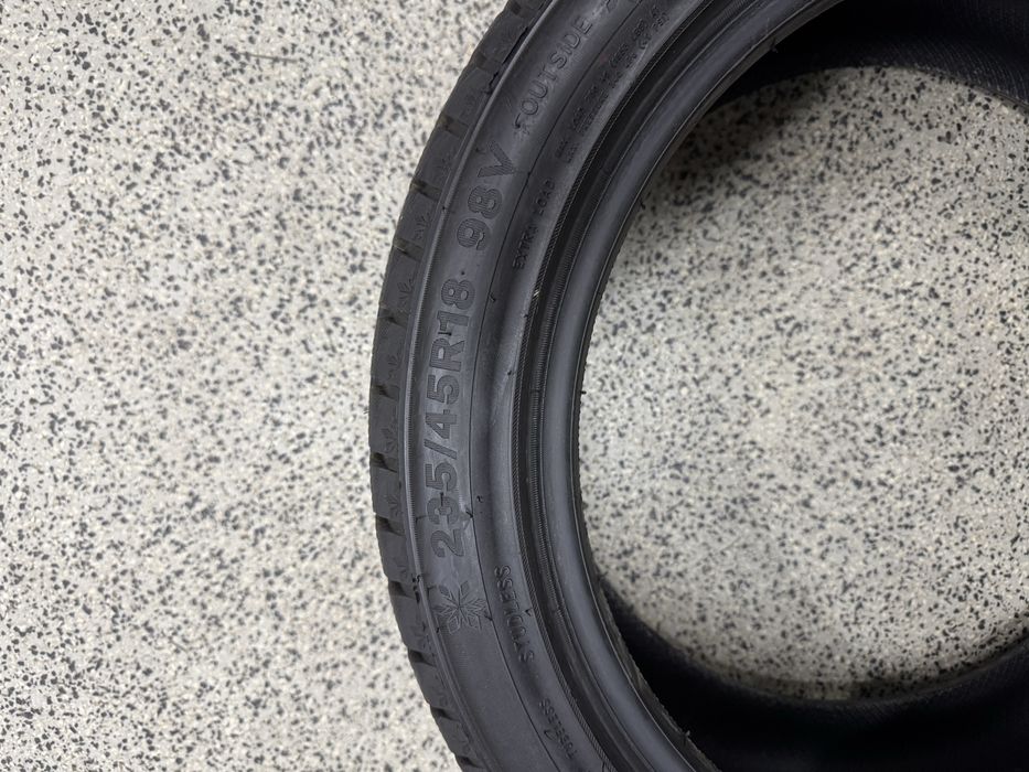 Зимние шины 235/45/R18 в  идеальном состояний