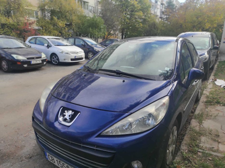 Спешно продавам Пежо в идеално състояние!