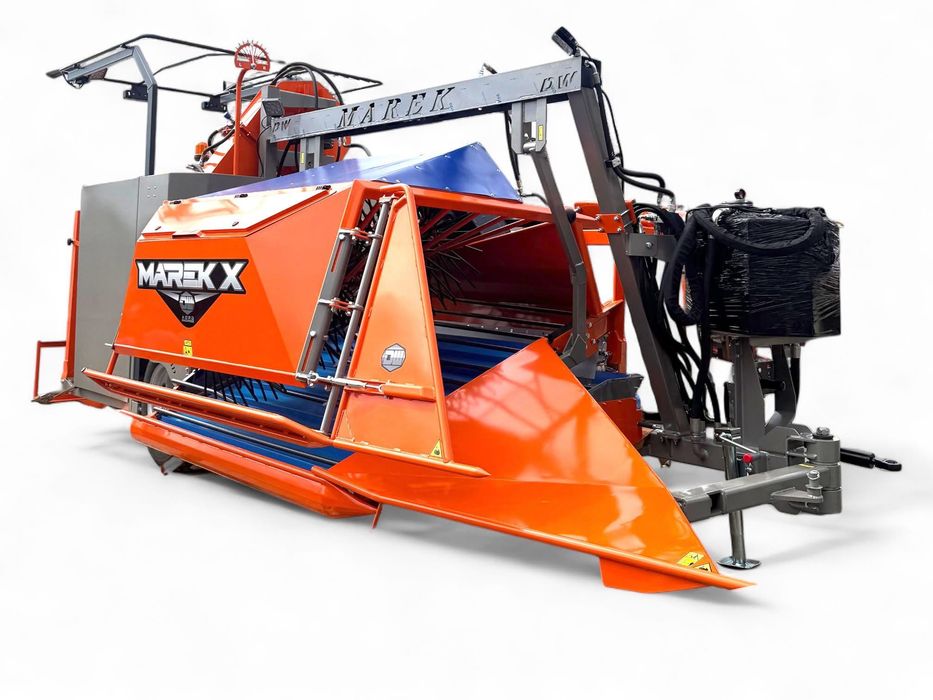 Комбайн за прибиране на шипки