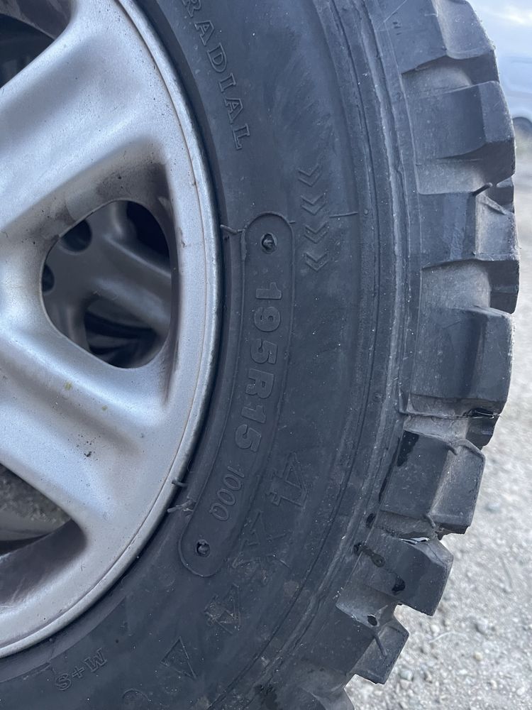 4 jante Freelander + cauciucuri cramponate 195/R15