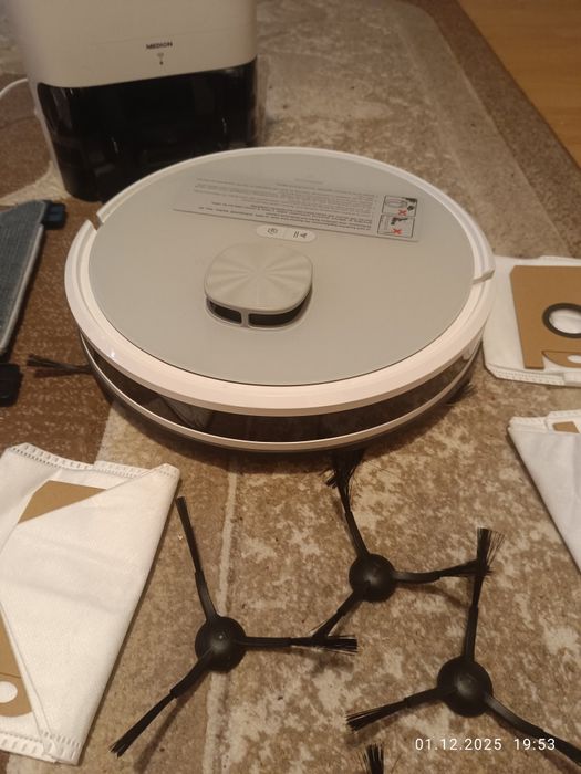 Robot de aspirare și spălare cu colector .