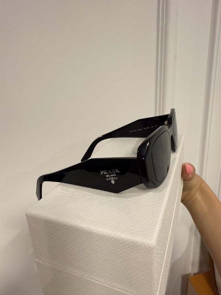 Ochelari de soare de dama Prada originali