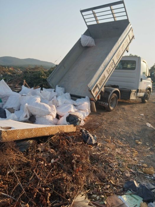 Услуги с мини багер, бобкат, и малък самосвал.