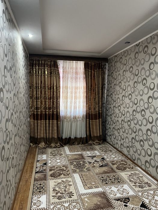 Chilonzor rayoni, Jahon tillari insti oldida student qizlar ijaraga