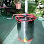Centrifuga AVV-100 pe 3 rame (rame Dadant 1/1) nereversibilă (manuală)