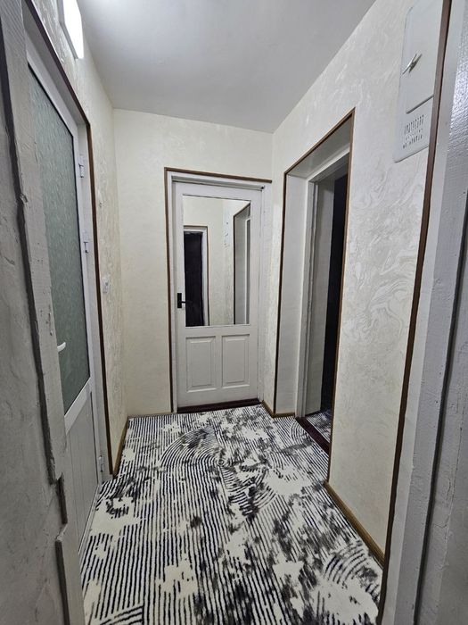 Здается 1 но комнатное на 2 этеже шота руставели