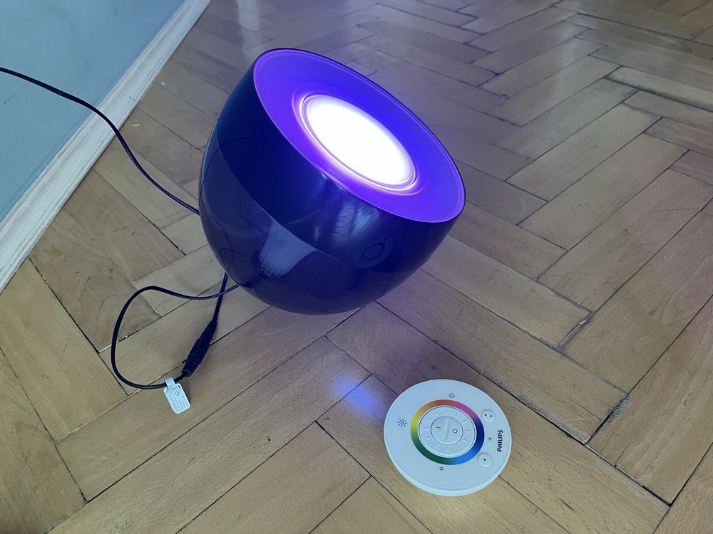 LED лампа Philips LIC Iris, Черна