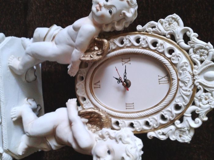 Часовник -настолен гипсов