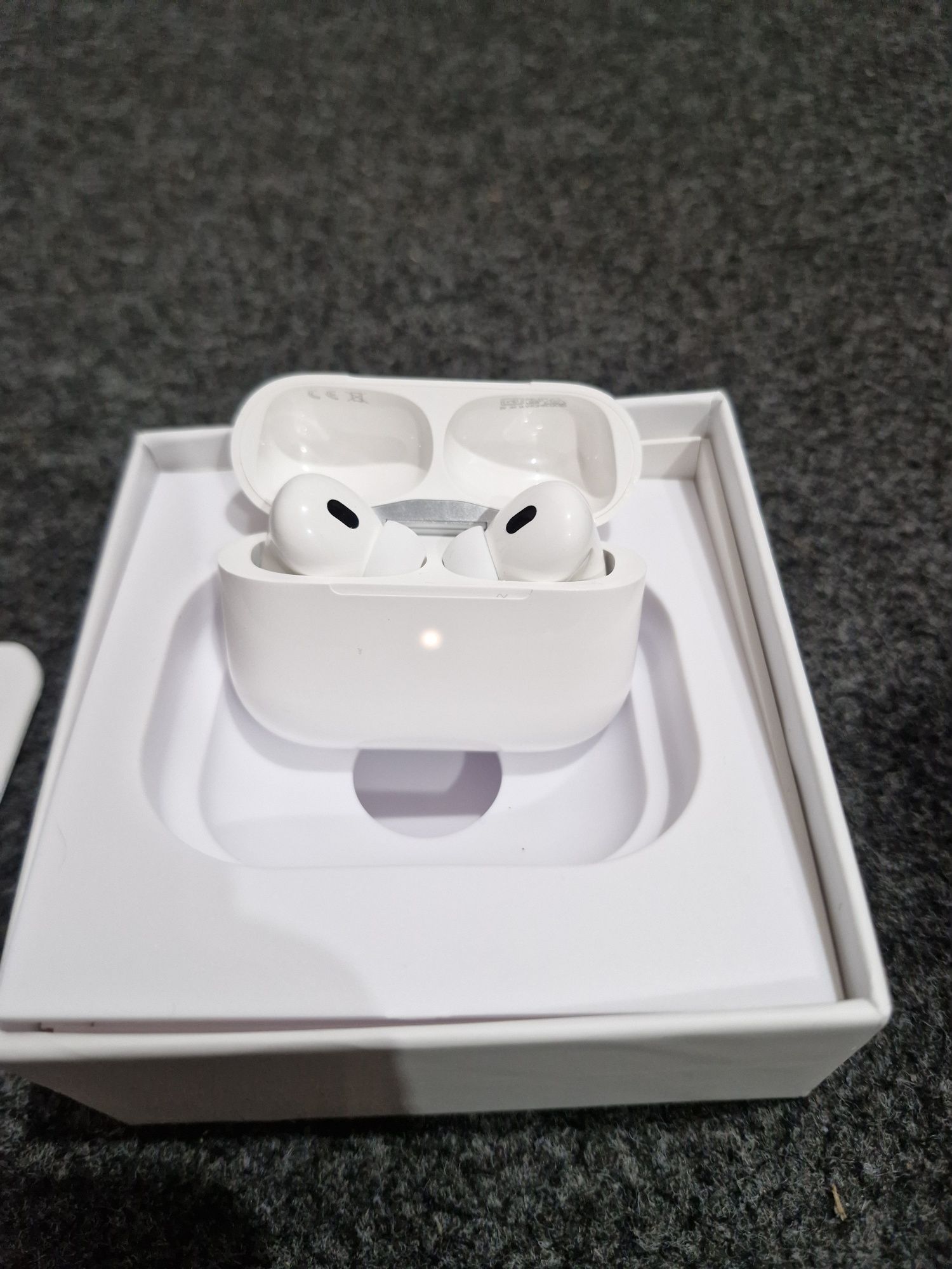 Casti AirPods 2 pro