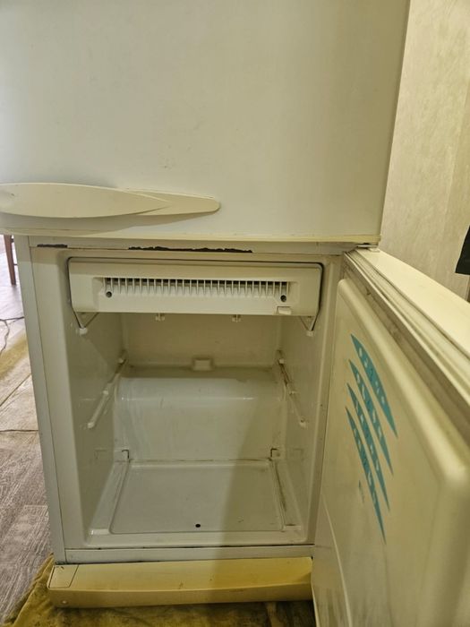 Холодильник продается