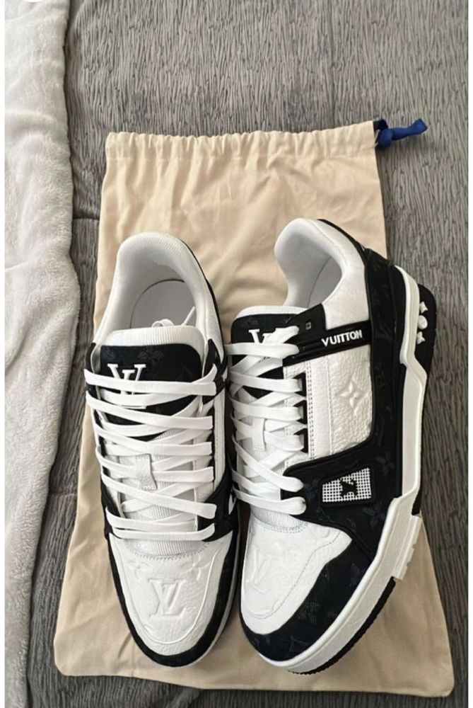 Louis Vuitton, **limited edition** black and white