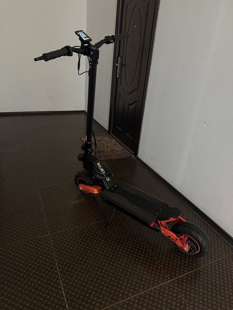 Тротинетка Kugoo G2 Max / kukirin / като нов