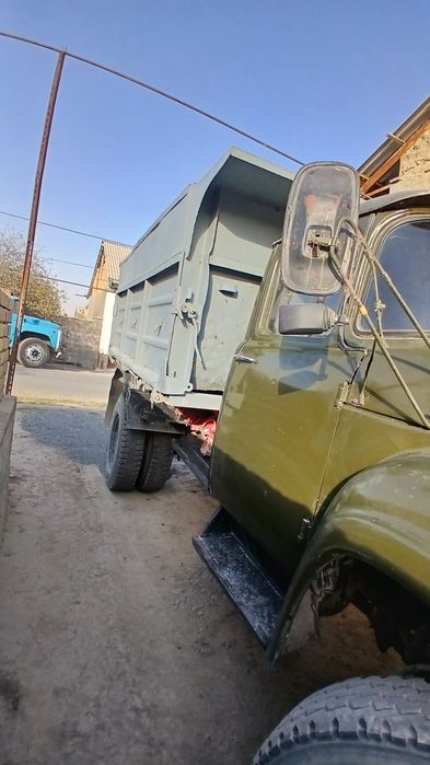 Zil selxoz yuk  uzi agdaruvchi Balonlari yaxshi ishlab turgan mashina