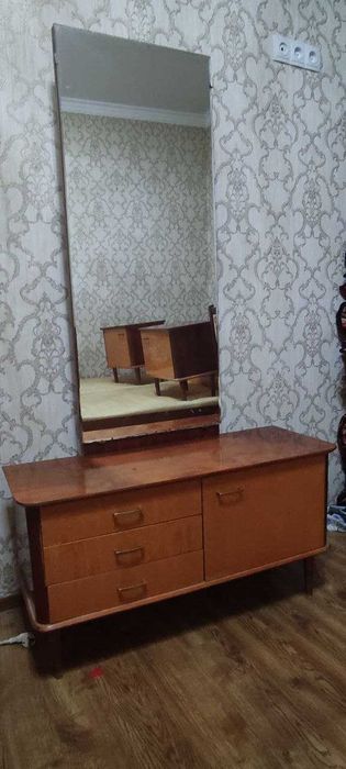 Продается спальные гарнитуры в хорошем состоянии производство Болгарии