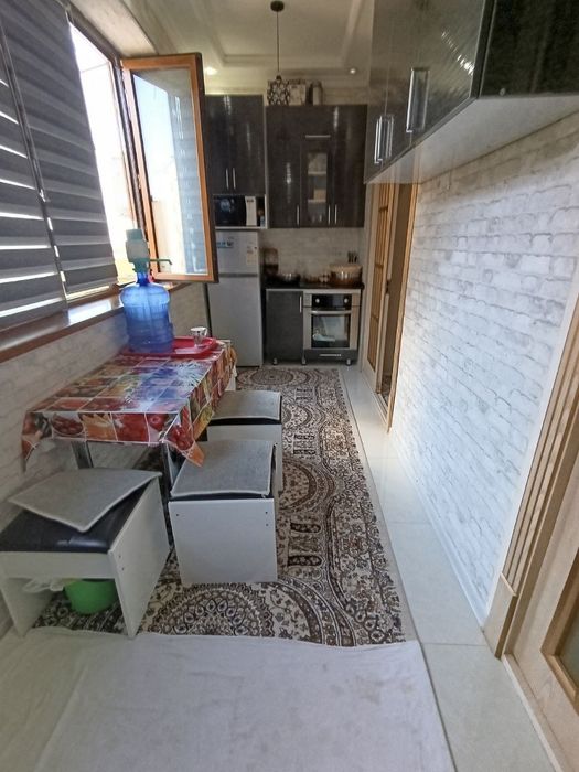 2 xonali kvartira sotiladi