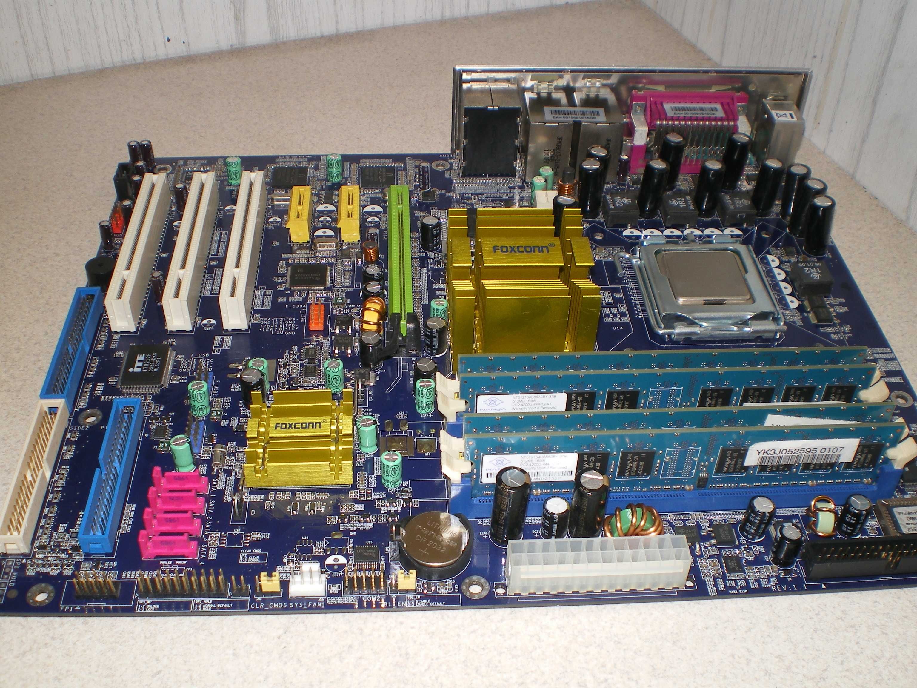 Комплект Foxconn 945P7AA-8EKRS2