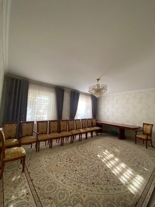 Стол для гостиной в отличном состоянии.