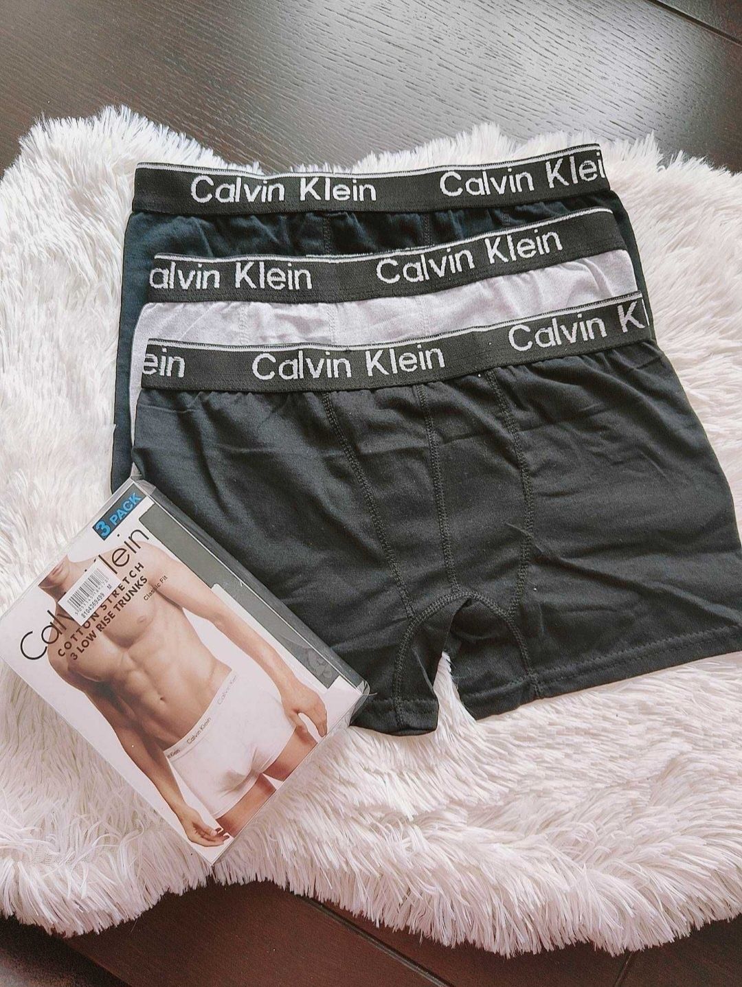 Boxeri Calvin Klein la DOAR 49 LEI