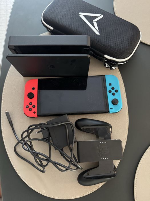 Consola Nintendo Switch red blue