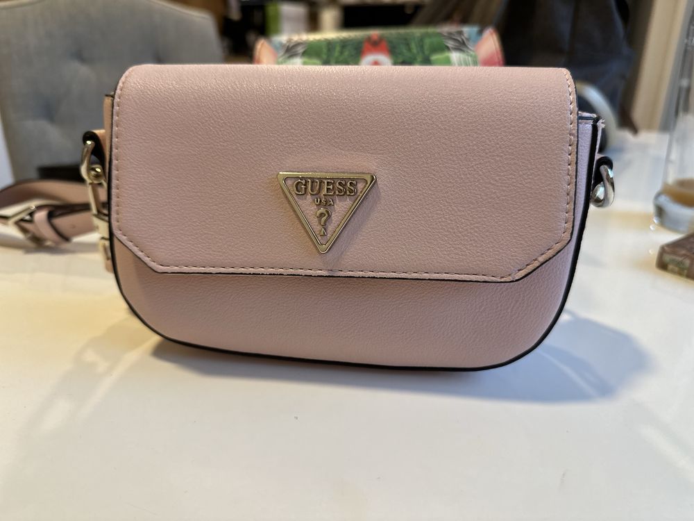 Малка чанта Guess