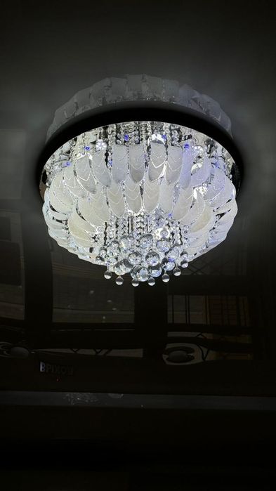 Люстра с лампочками