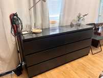 Скрин MALM IKEA със стъклен плот