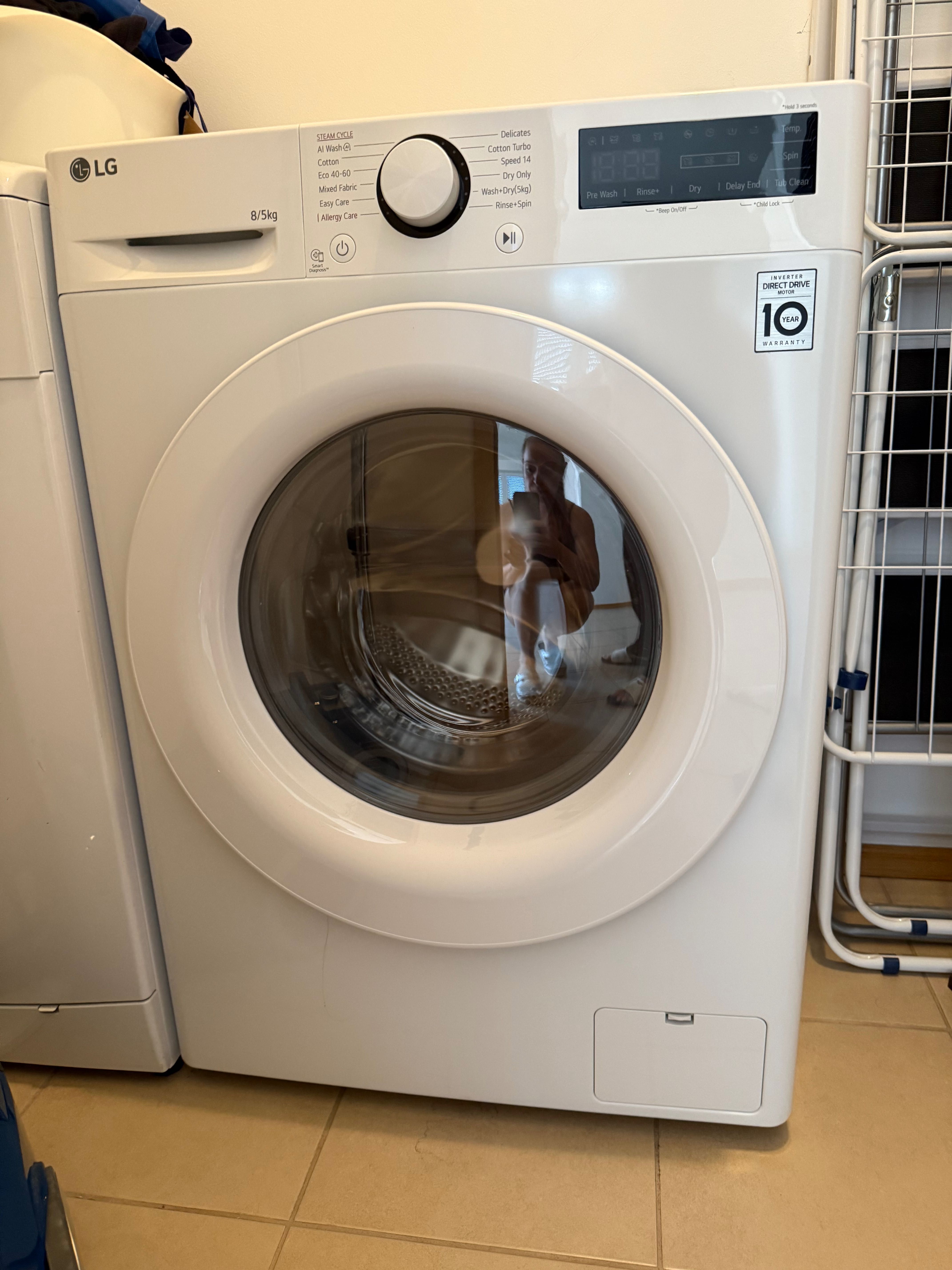 Пералня със сушилня LG F2DR508SWW