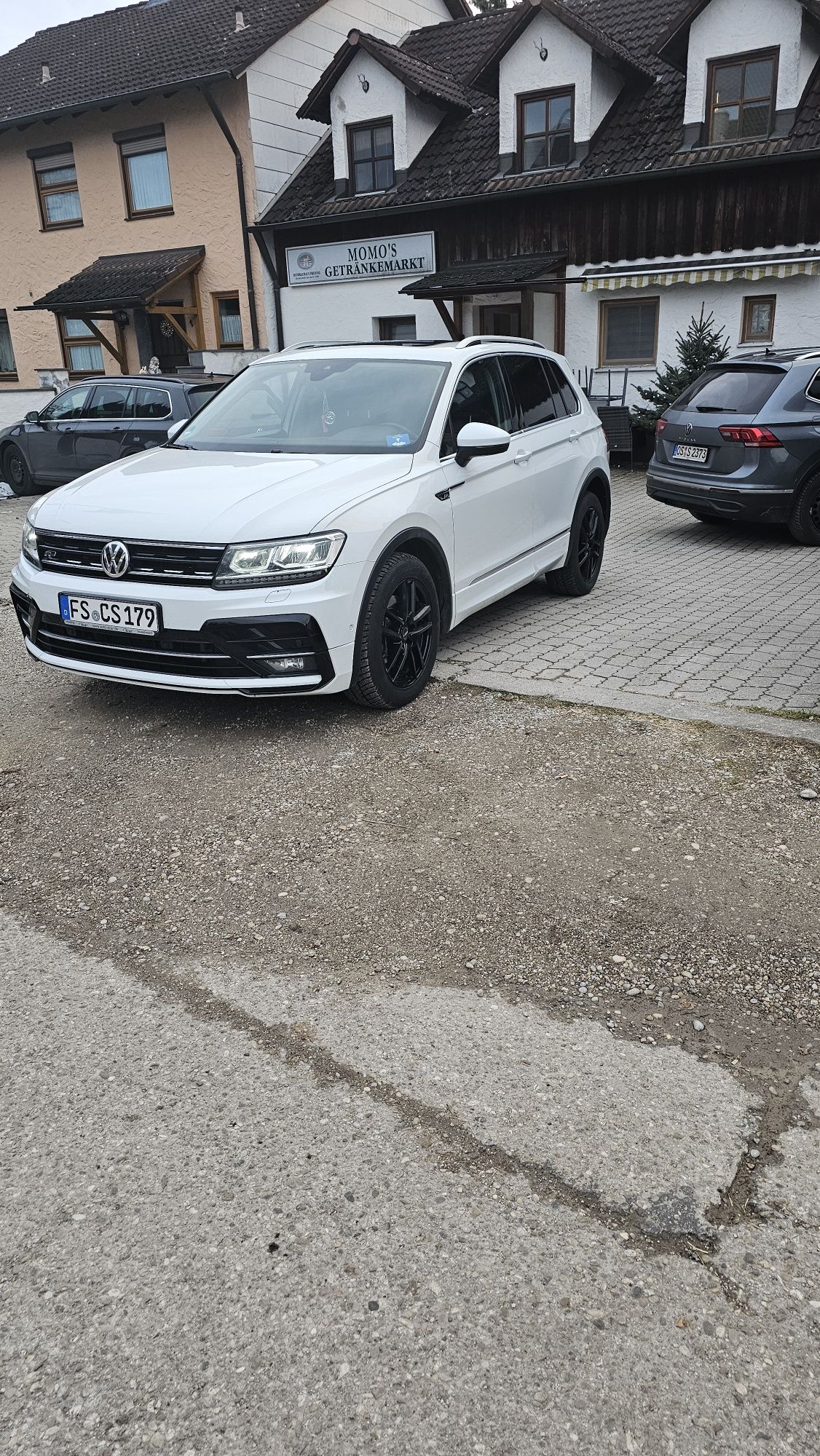 Vând Volkswagen Tiguan R line