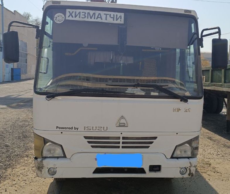 Isuzu  NP21 автобус