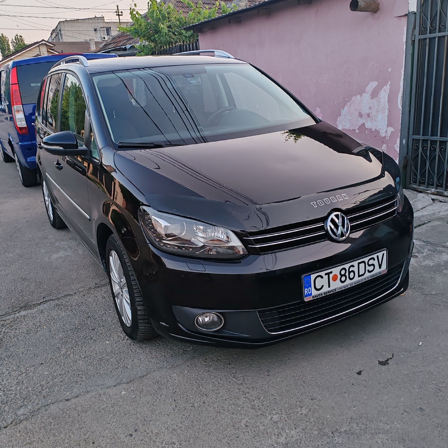 Vând Volkswagen Turan
