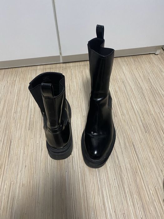 Зимни боти от Зара