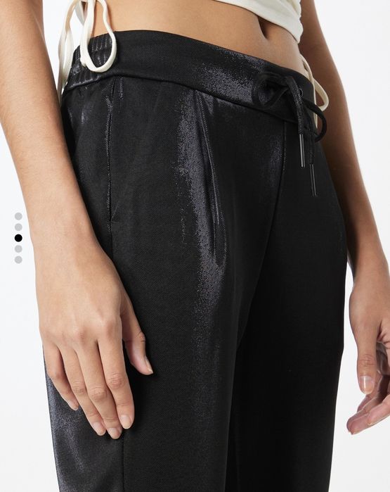 Pantaloni noi, marimea xs