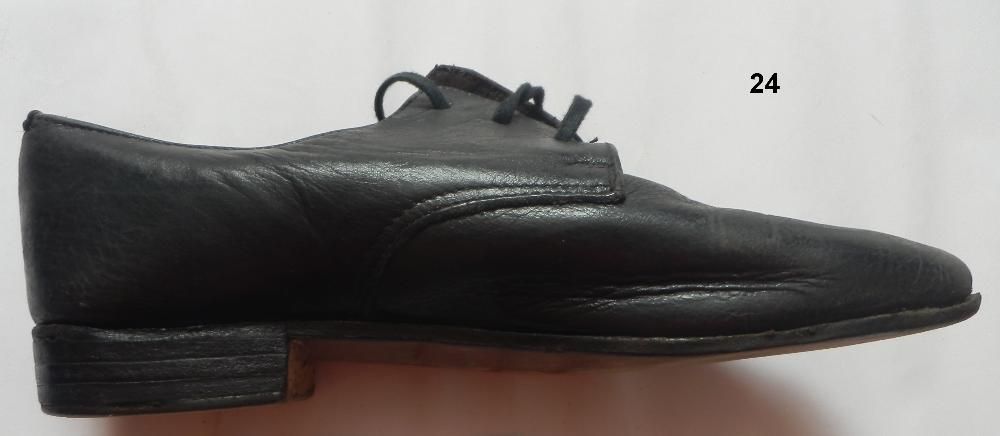 pantofi de dans pt. băieţi-lung. tălpii 24 cm