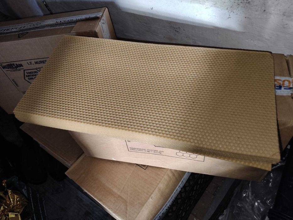 Faguri artificiali din ceară de albine, foiţe de ceară 1/1 si 3/4