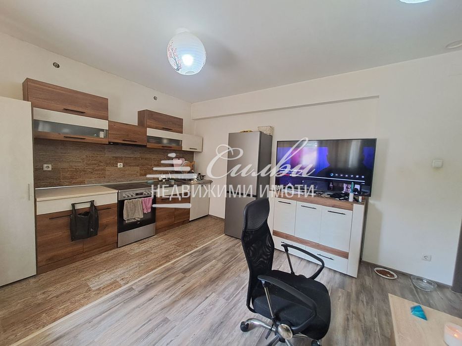Продава се Тристаен апартамент в Шумен, Център - 74 кв.м за 1586 €/кв.м - Снимка #2