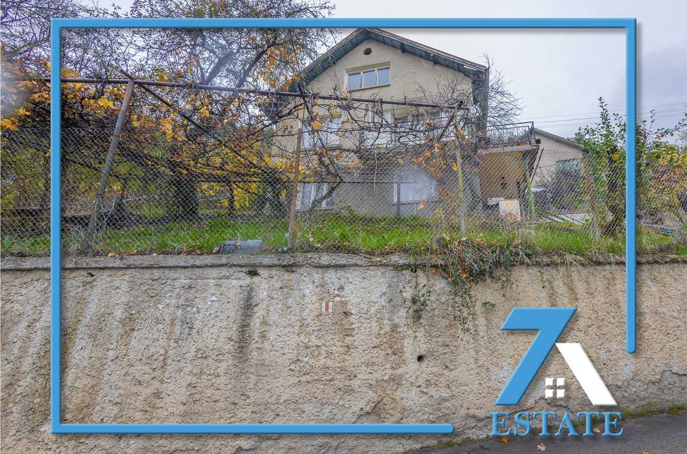 Продава се 2-етажна къща в гр. Своге