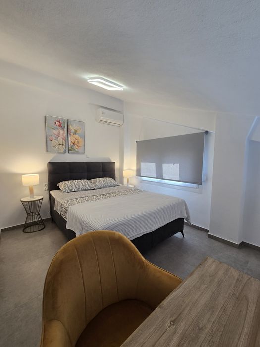 Дава се под наем Тристаен апартамент в с. Нова Ловча, Област Благоевград - 1 кв.м за 100 € - Снимка #2