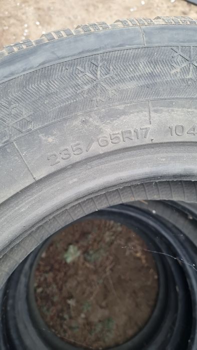 Зимние шины R17, 235×65