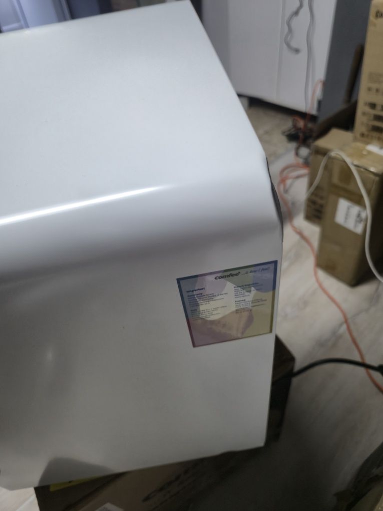 Ретро модел Мини хладилник Comfee 47L 50cm. Изключителното тих!
