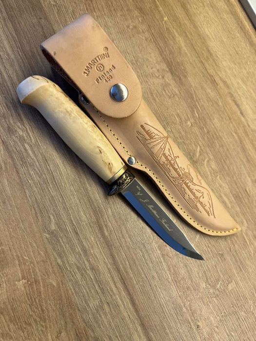 Продавам ловен нож Marttiini