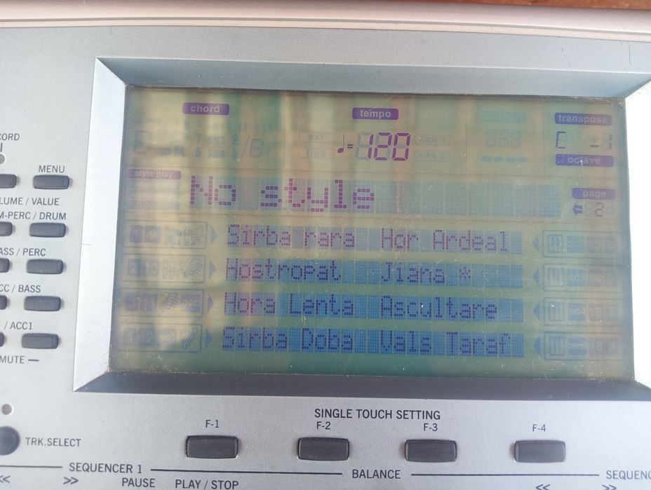 Korg pa 50 sd cu stativ