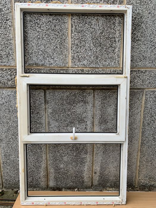 Vand tamplarie aluminiu ,pvc si stejar folosita.
