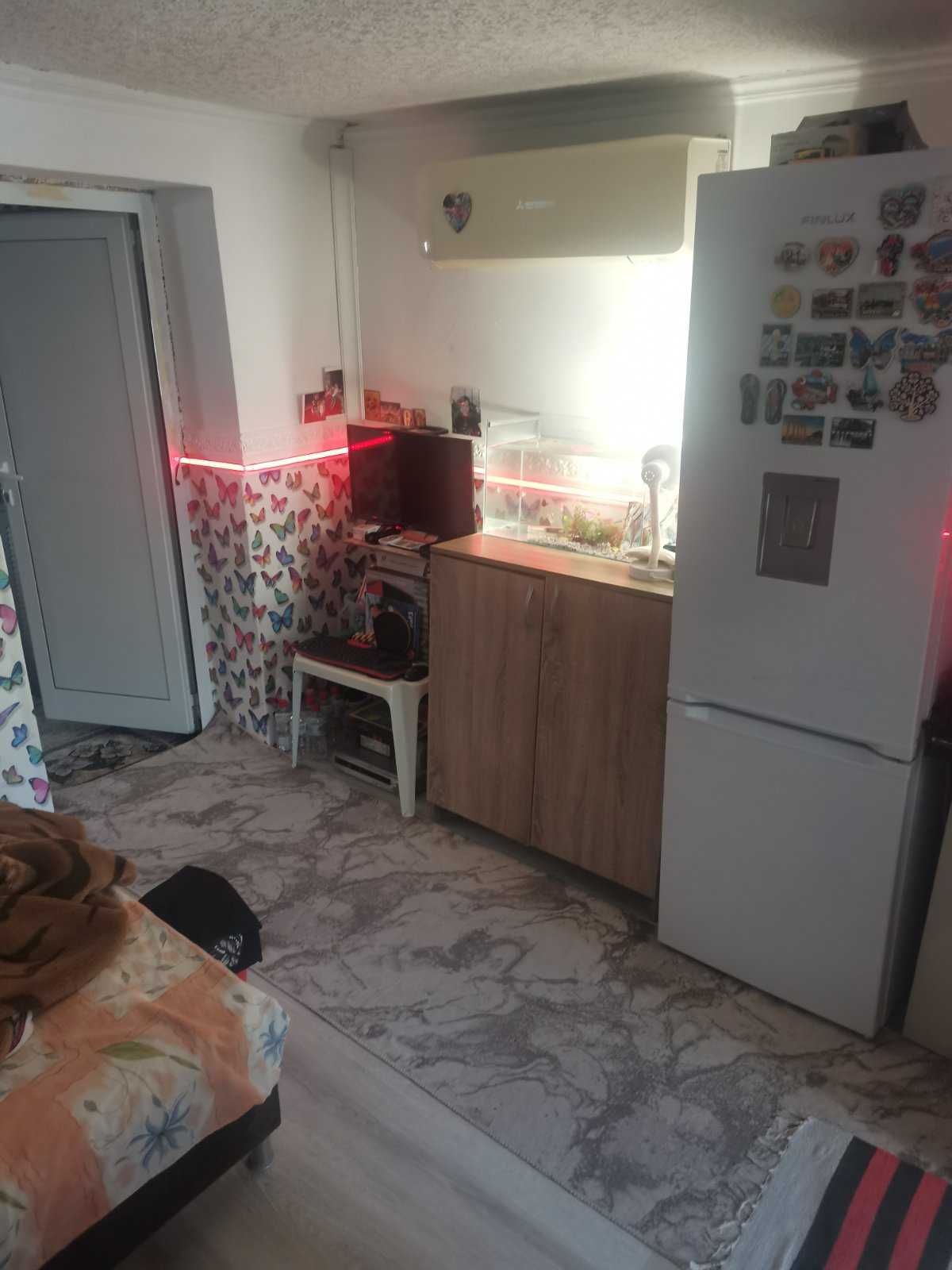 Продаваме едноетажна къща с двор в кв. Модерно предградие