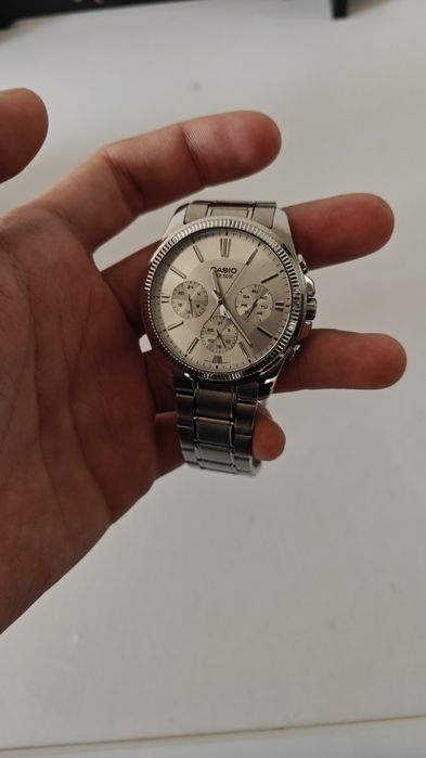 Продам кварцевые часы Casio