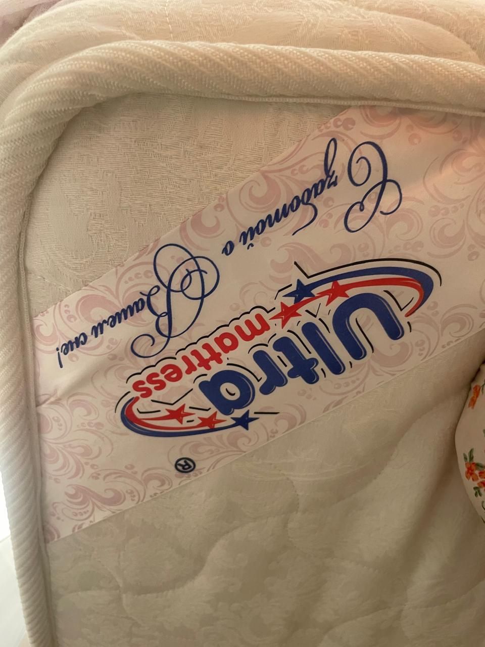 Кровать с матрасом